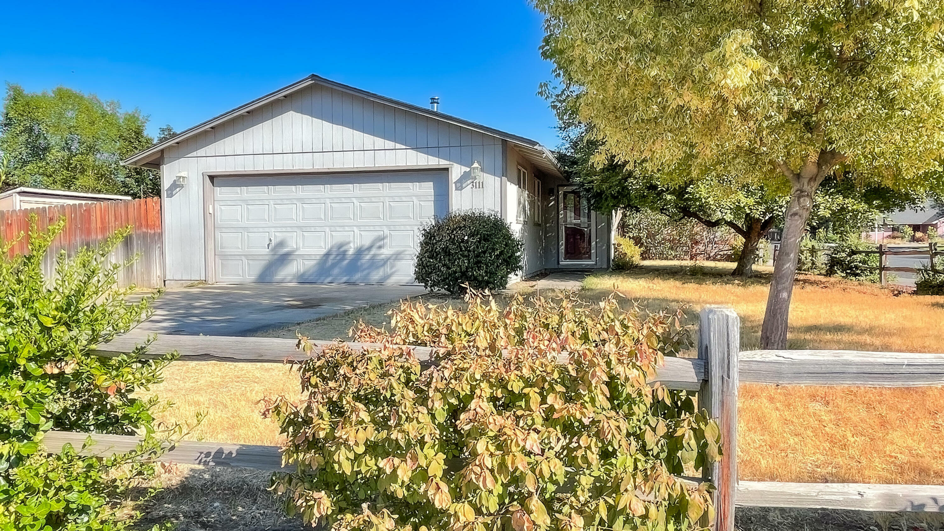 Property Photo:  3111 SW Pumice Avenue  OR 97756 