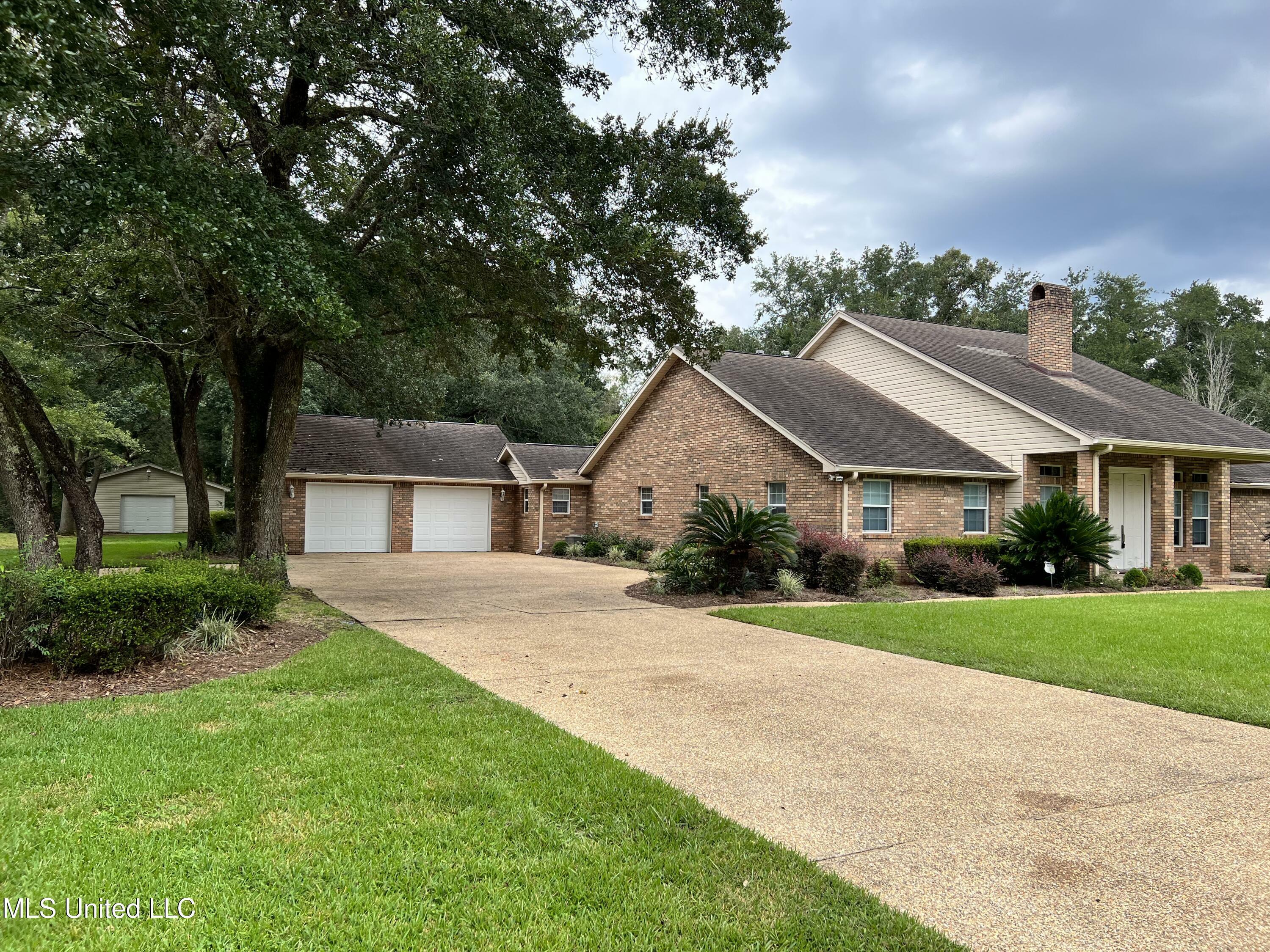 Property Photo:  11939 River Estates Circle  MS 39532 