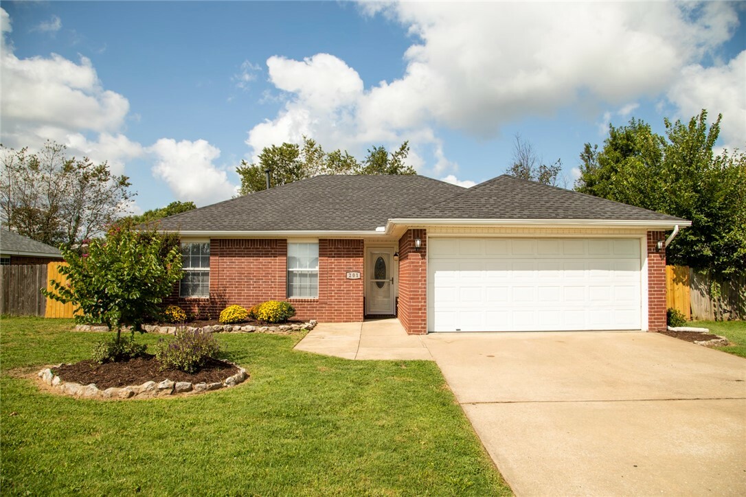 Property Photo:  201 Sun Meadow Drive  AR 72719 