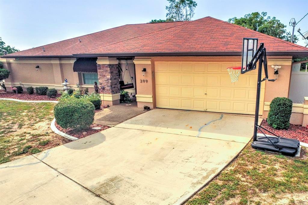 Property Photo: 399 Dandelion Court FL 34606