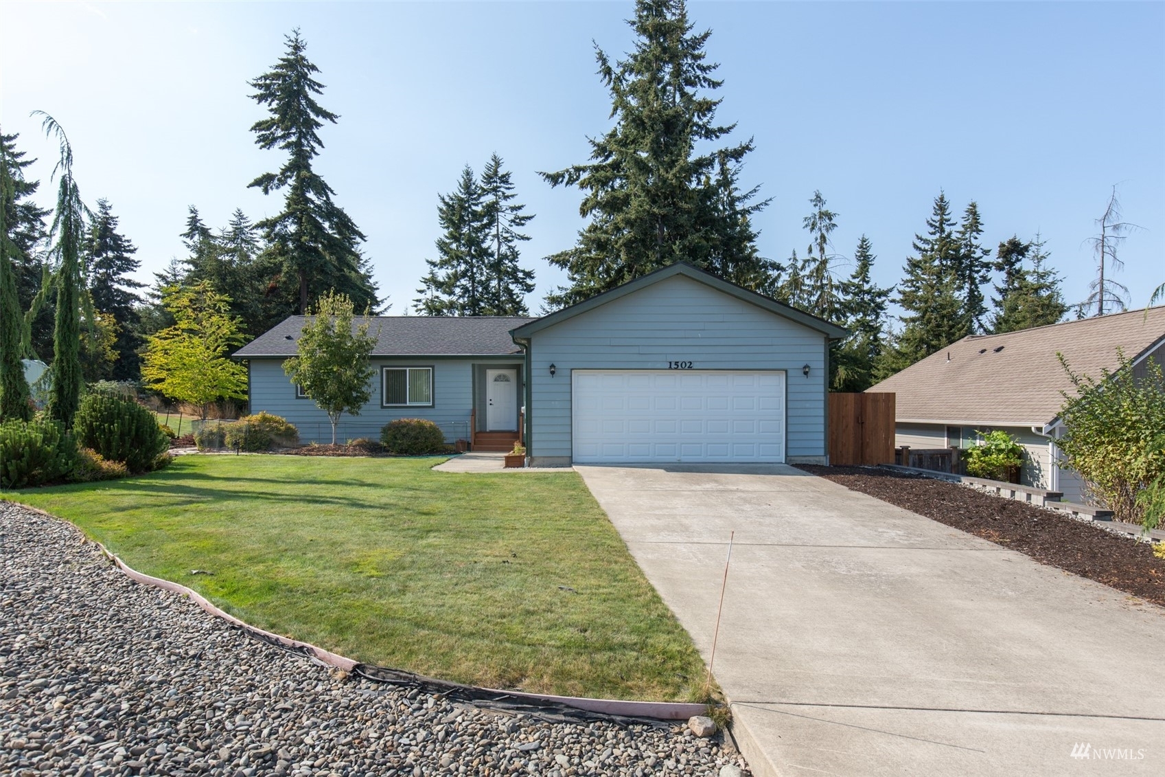 Property Photo: 1502 N Aurora Court WA 98363