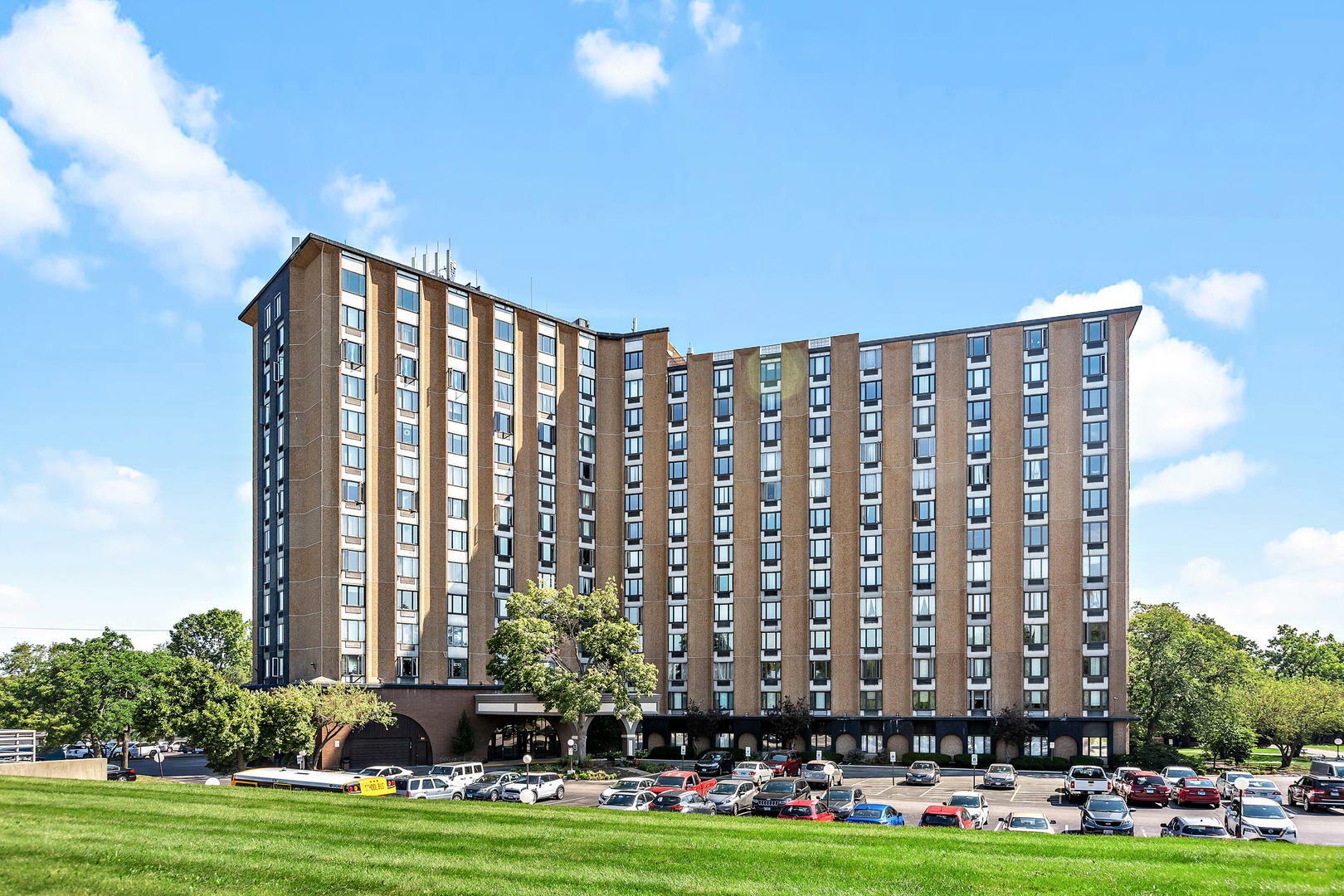Property Photo: 1 Renaissance Place 203 IL 60067