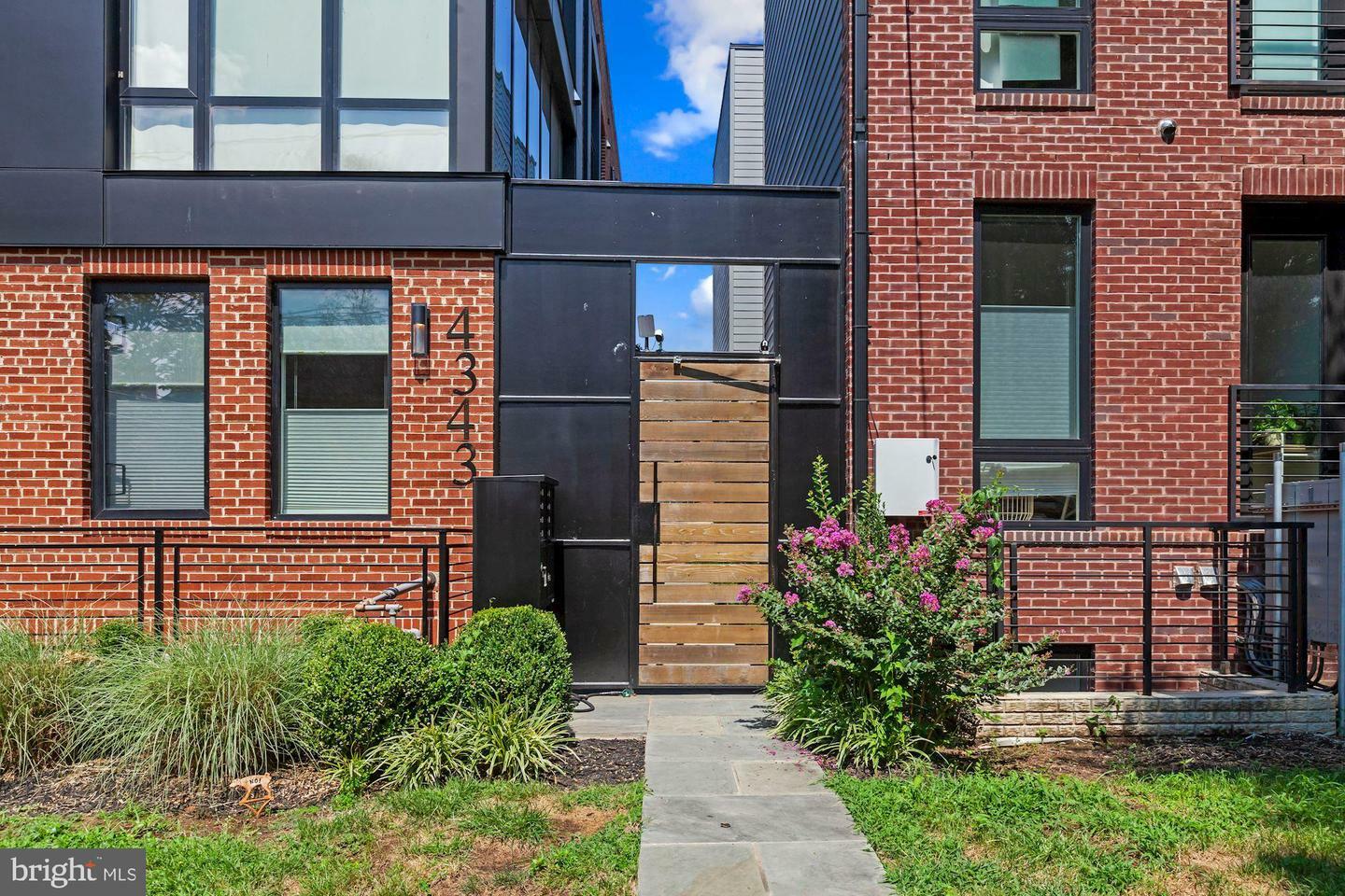 Property Photo:  4343 Harrison Street NW 2  DC 20015 