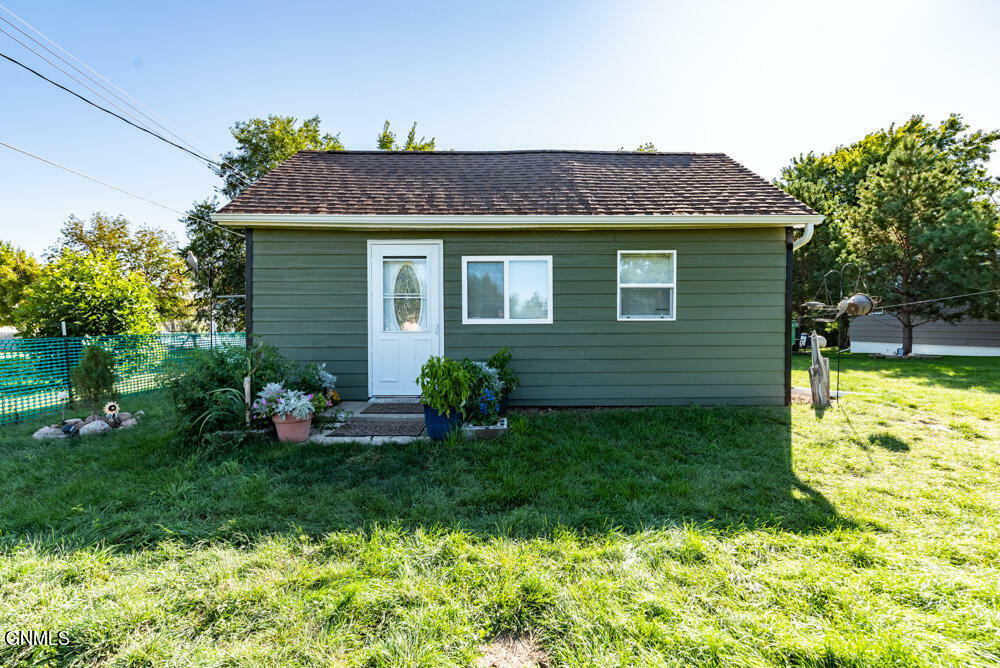 Property Photo:  315 Center Avenue  ND 58530 