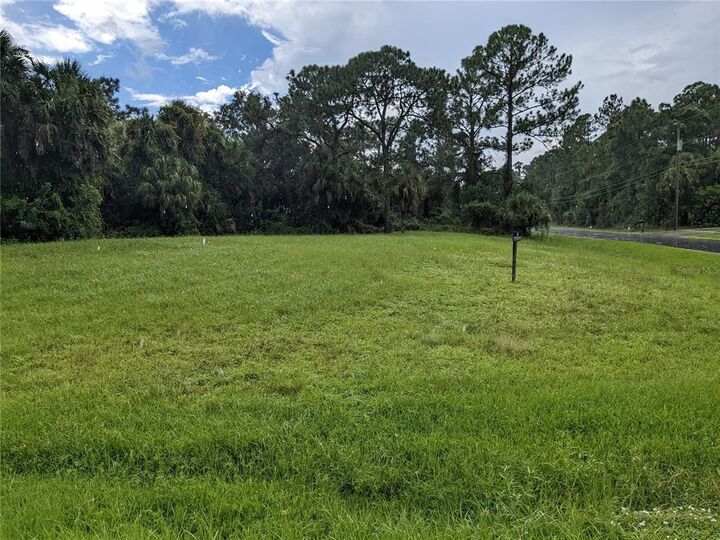 Property Photo:  Taunton Avenue  FL 34286 