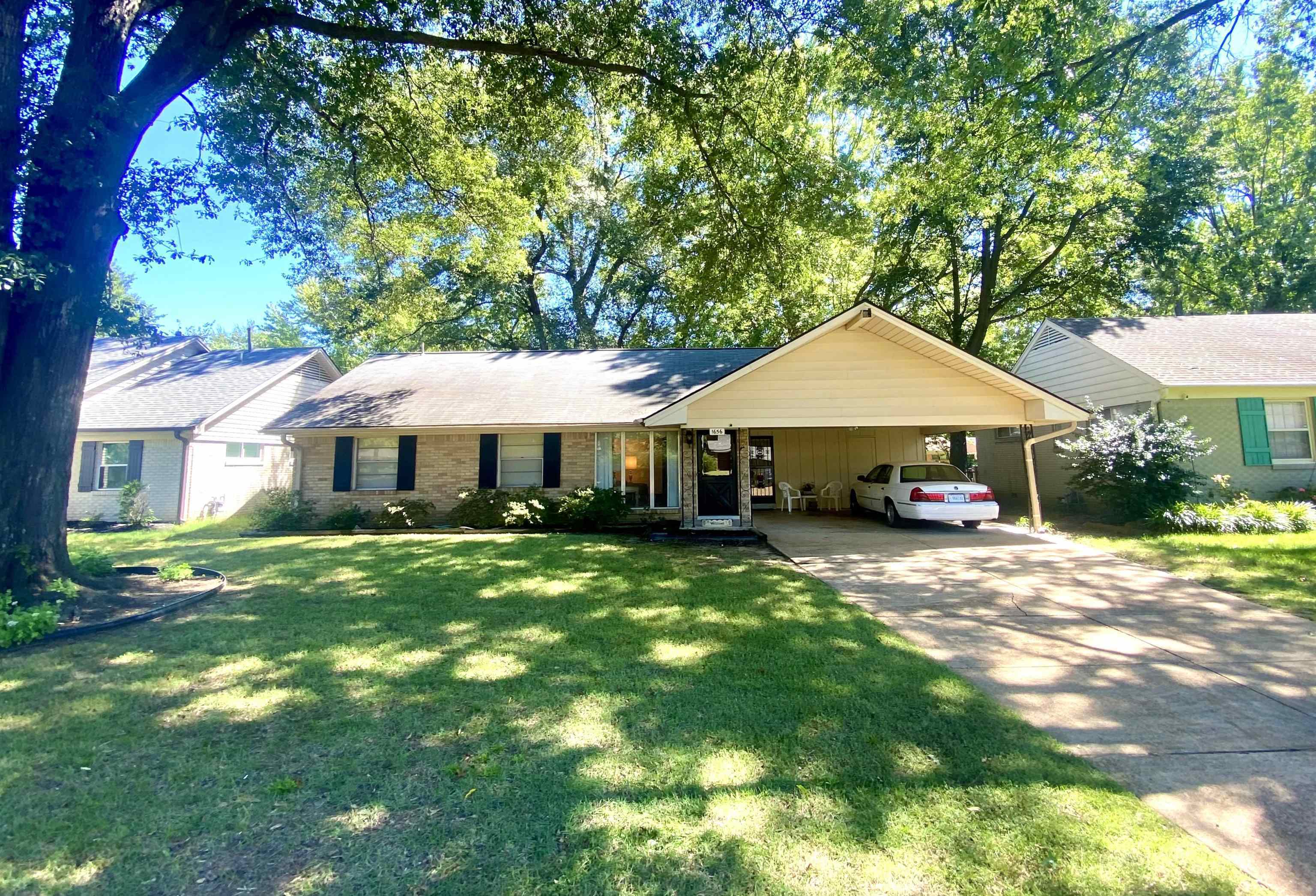 Property Photo: 1656 Sterling Dr TN 38119