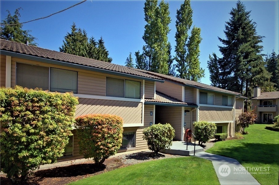 17512 149th Avenue SE F11  Renton WA 98058 photo