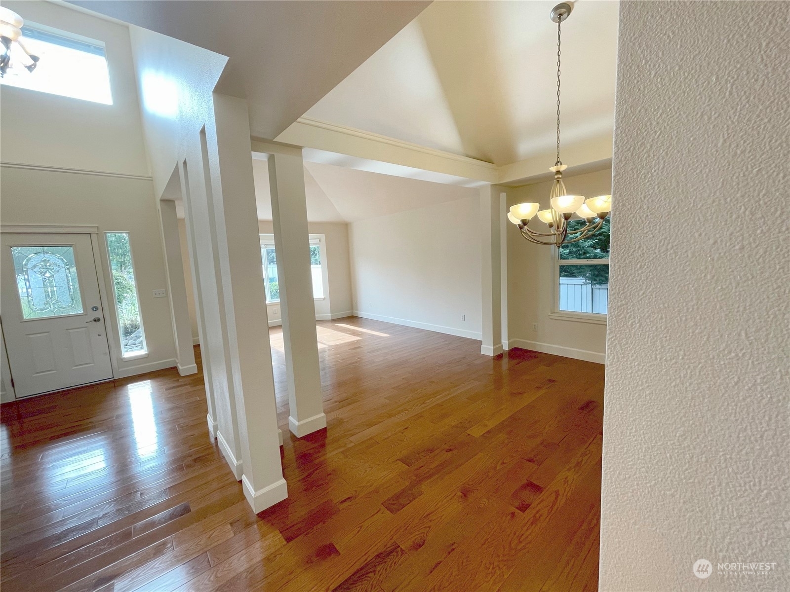 Property Photo:  2116 Noble Court SE  WA 98092 