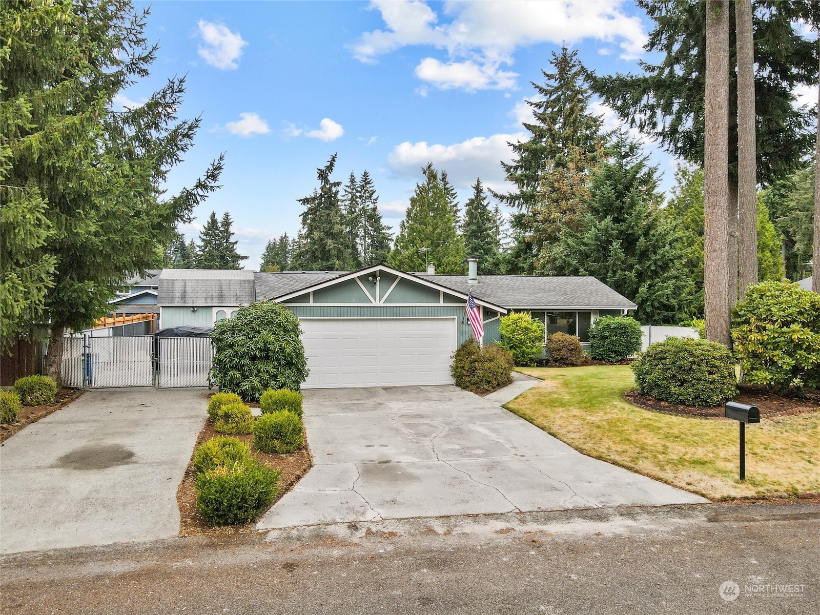 Property Photo:  2207 29th Avenue SE  WA 98374 