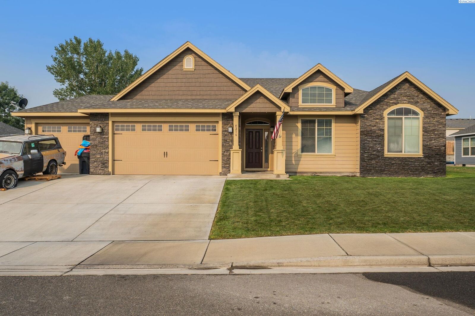 Property Photo:  4216 Atlanta Ln  WA 99301 