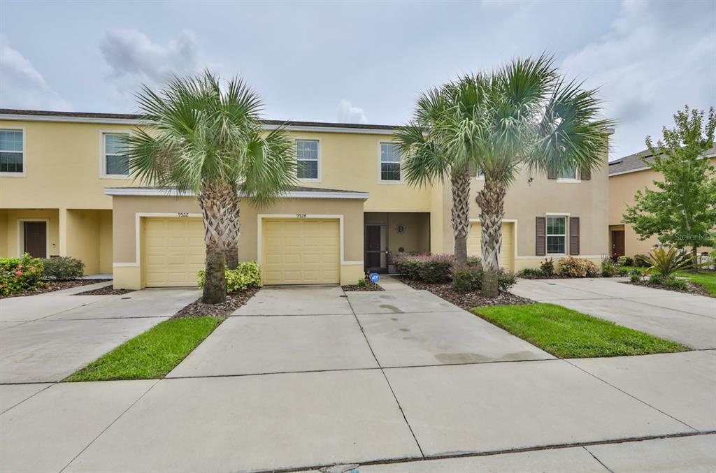 Property Photo:  9924 Hound Chase Drive  FL 33534 