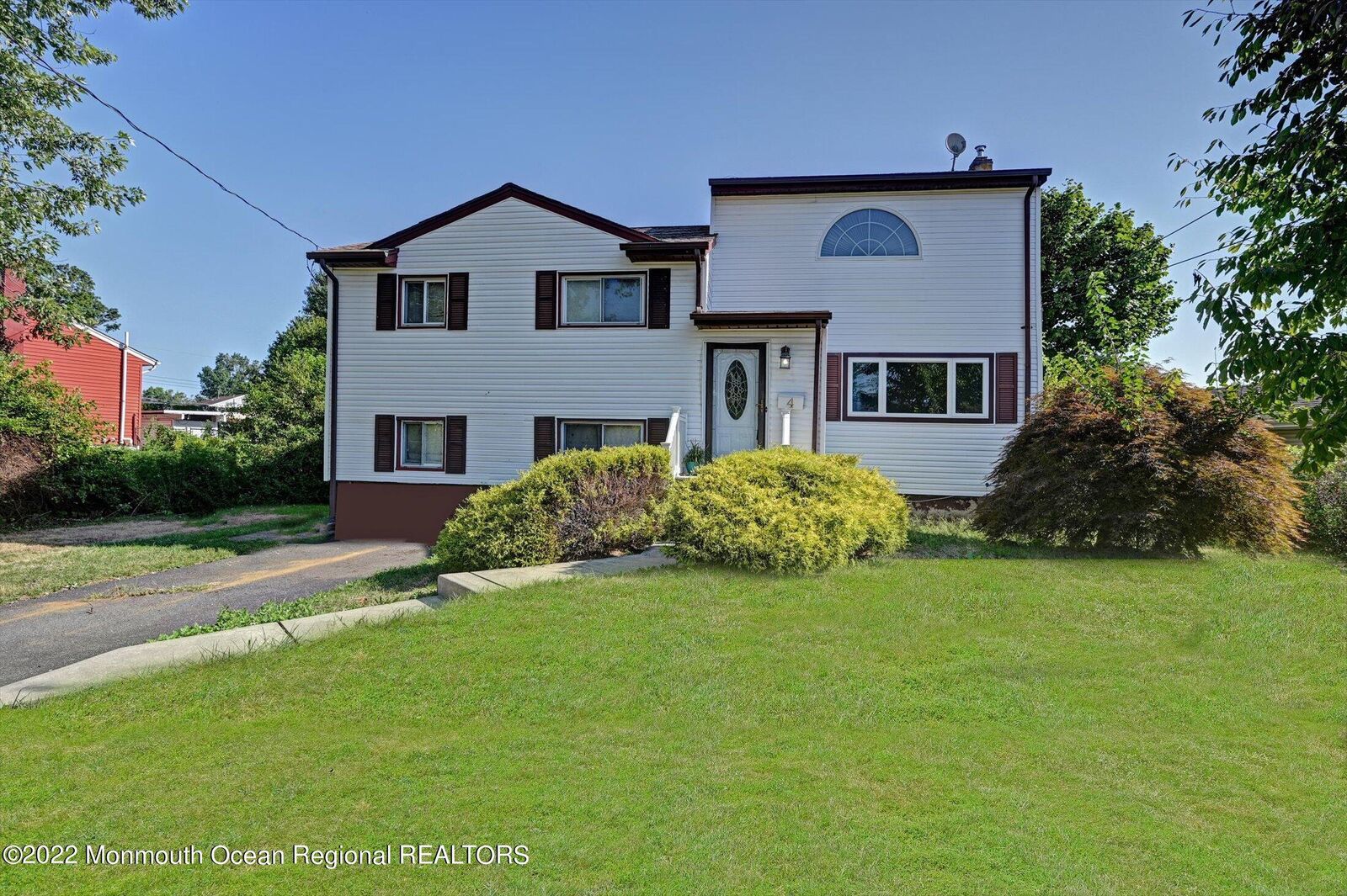 Property Photo:  4 Schaeffer Lane  NJ 07728 