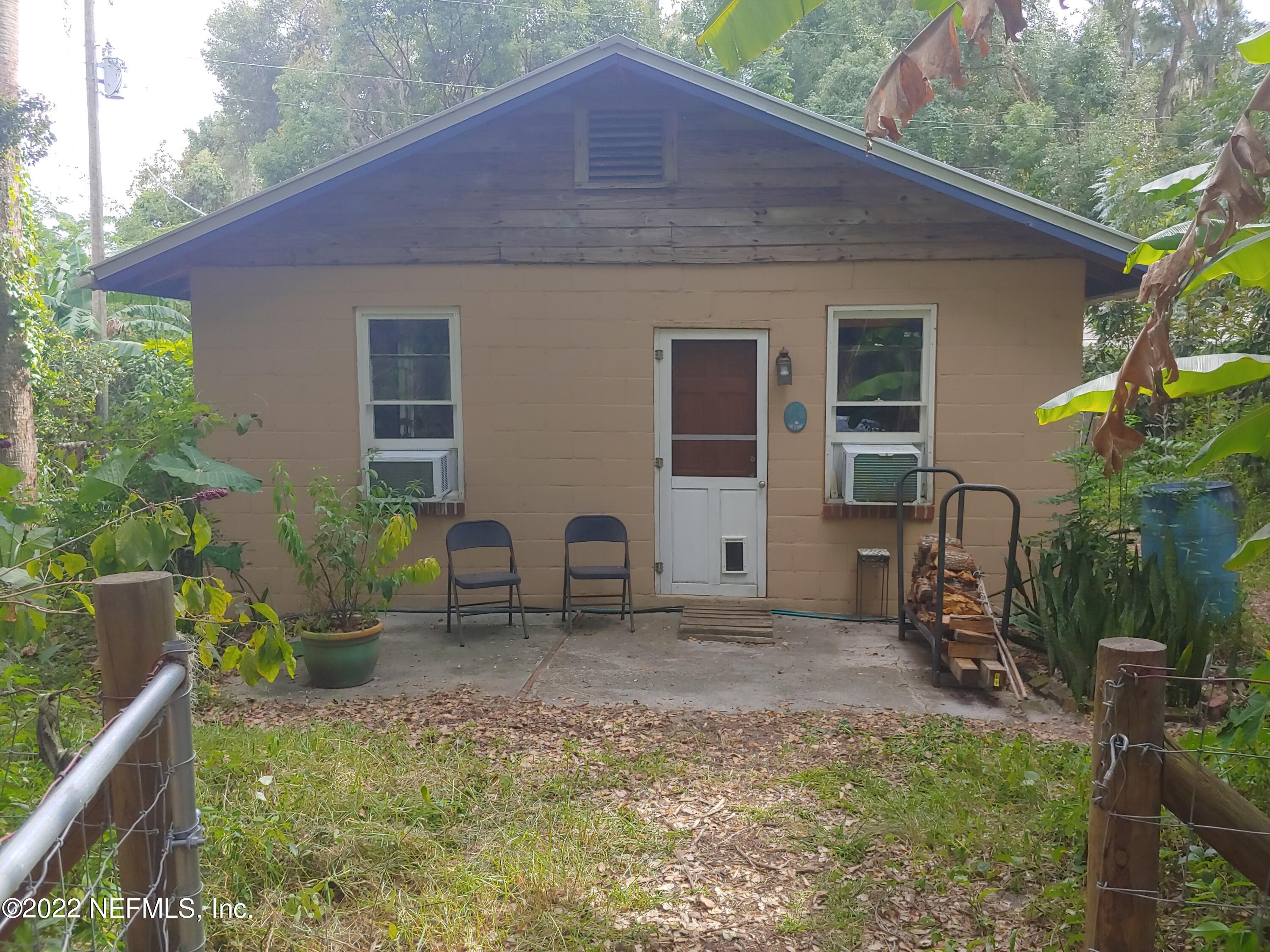 Property Photo: 120 Thorn Road FL 32112