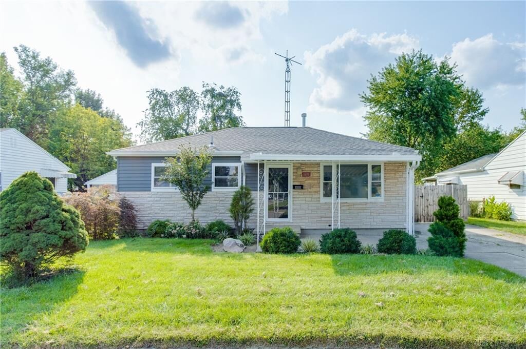 Property Photo: 1691 Garwood Drive OH 45432
