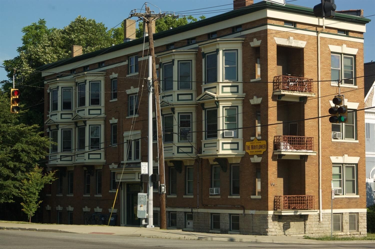 Property Photo:  3201 Vine St  OH 45220 