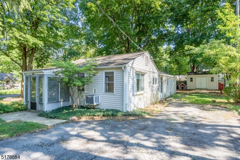 Property Photo: 600 Woodglen Rd NJ 08826