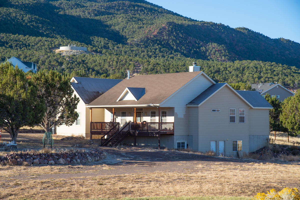 Property Photo: 374 S 1050 W UT 84761