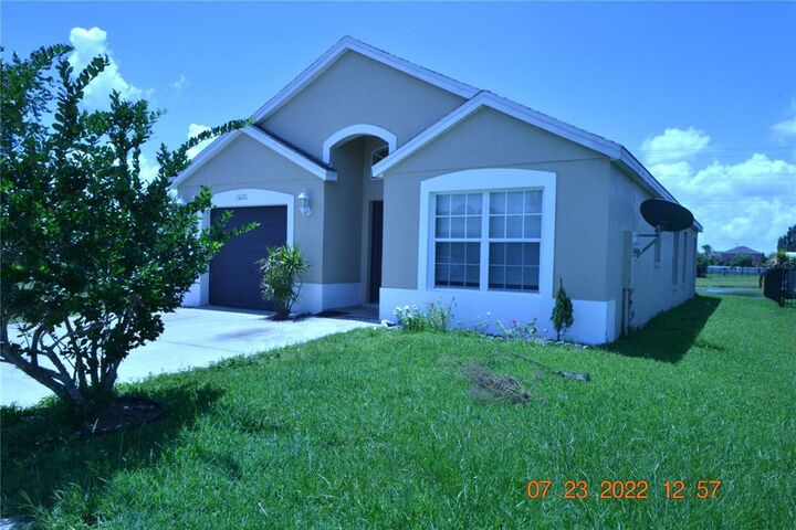 Property Photo:  13226 Glenbarrow Court  FL 32824 