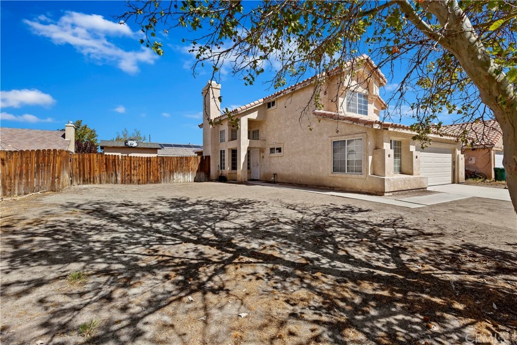 Property Photo:  1829 E Milling Street  CA 93535 