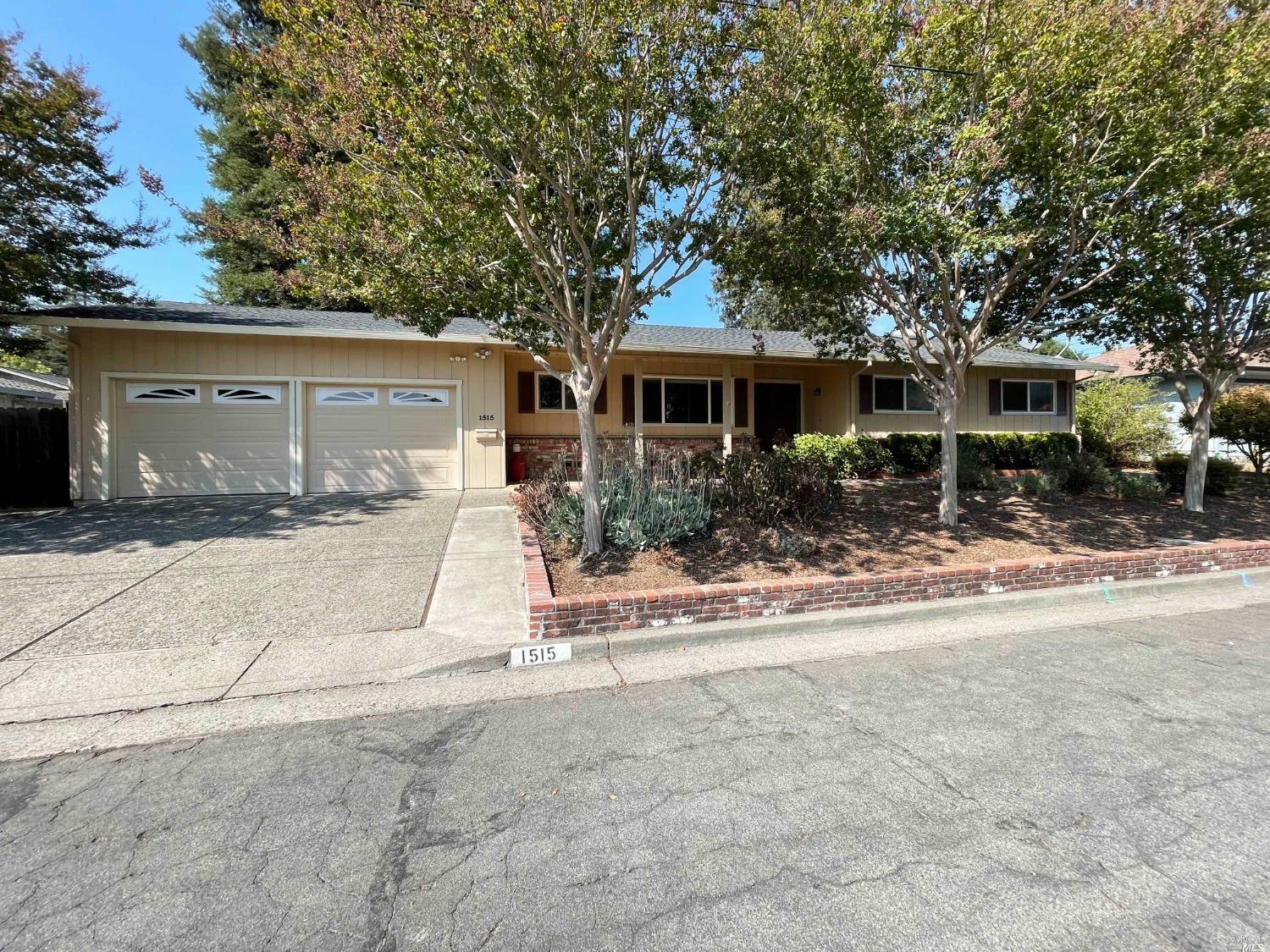 Property Photo:  1515 Mayten Drive  CA 95404 