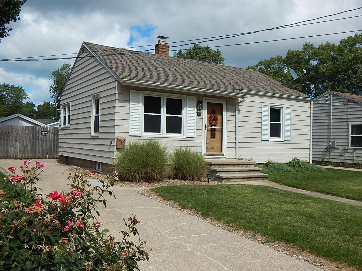 Property Photo: 710 Gardena Street IN 46360