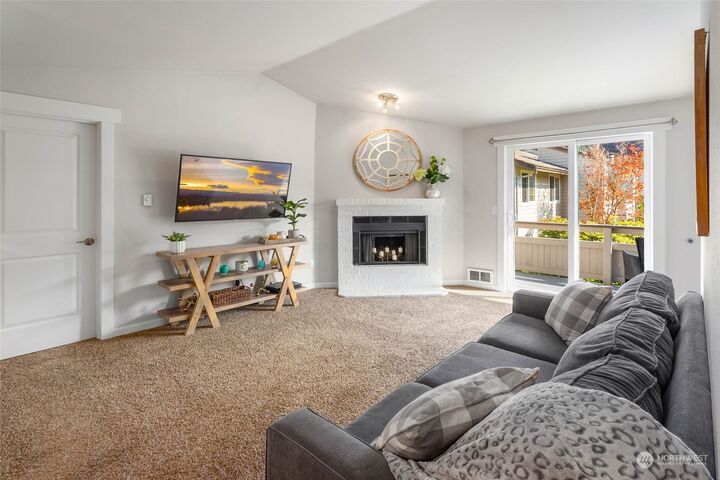 Property Photo:  14200 NE 171st Street F-204  WA 98072 