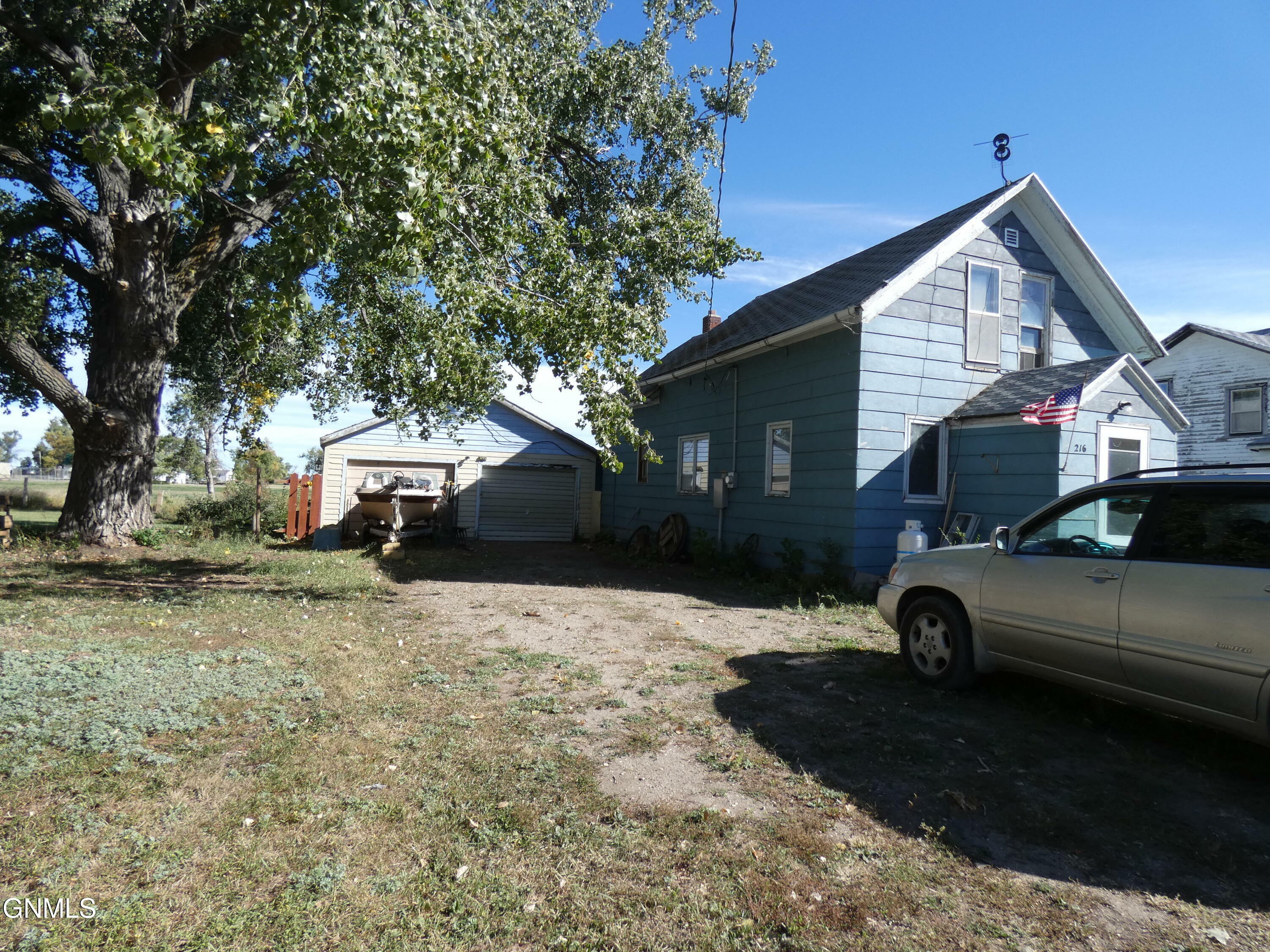 Property Photo:  216 1st Street E  ND 58444 