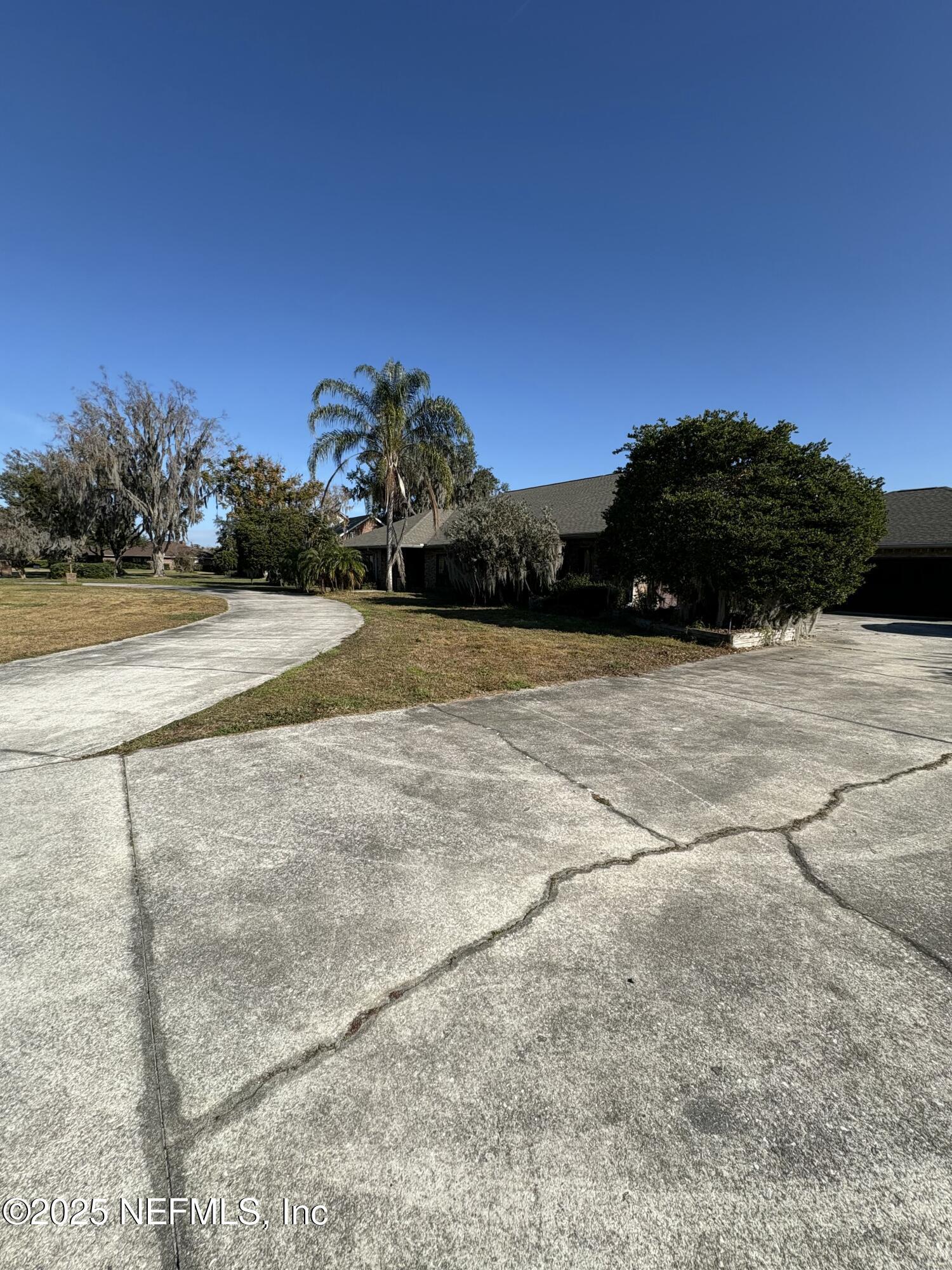 Property Photo: 246 Crystal Cove Drive FL 32177