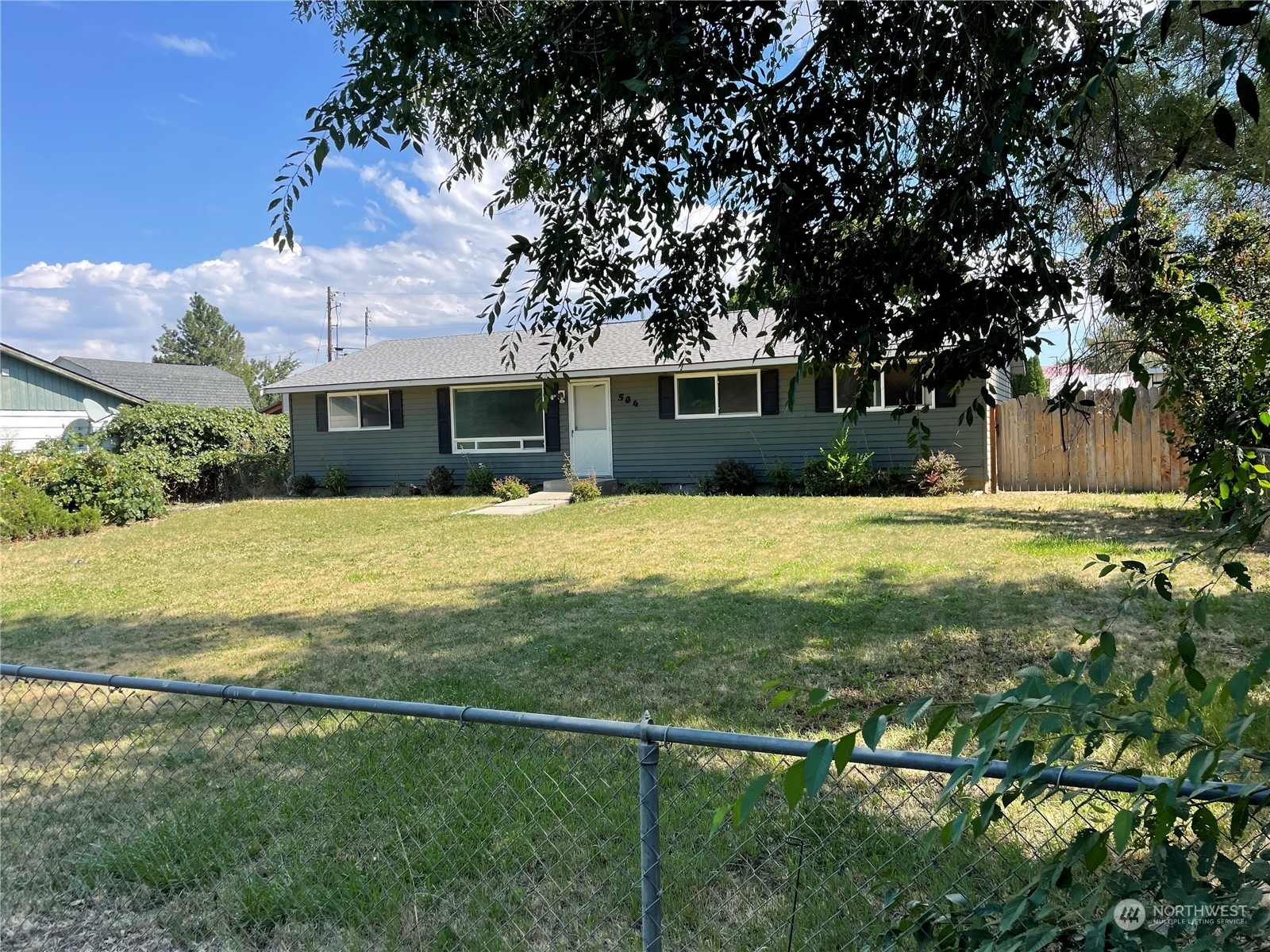 Property Photo:  504 N Spokane Street  WA 98934 