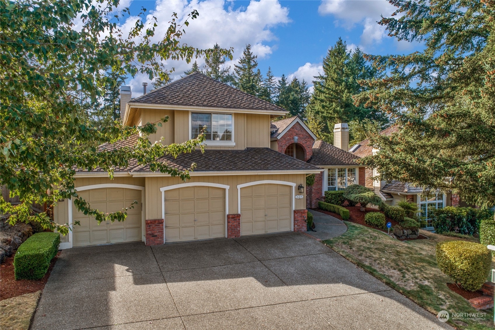 Property Photo: 26435 161st Avenue SE WA 98042