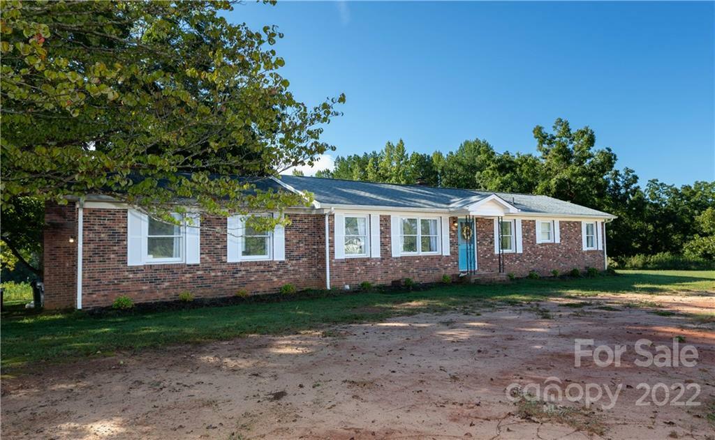 Property Photo:  424 Sandifer Road  SC 29745 