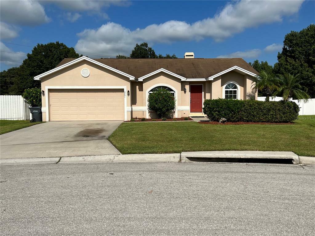 Property Photo:  2761 Stonewood Drive  FL 33810 