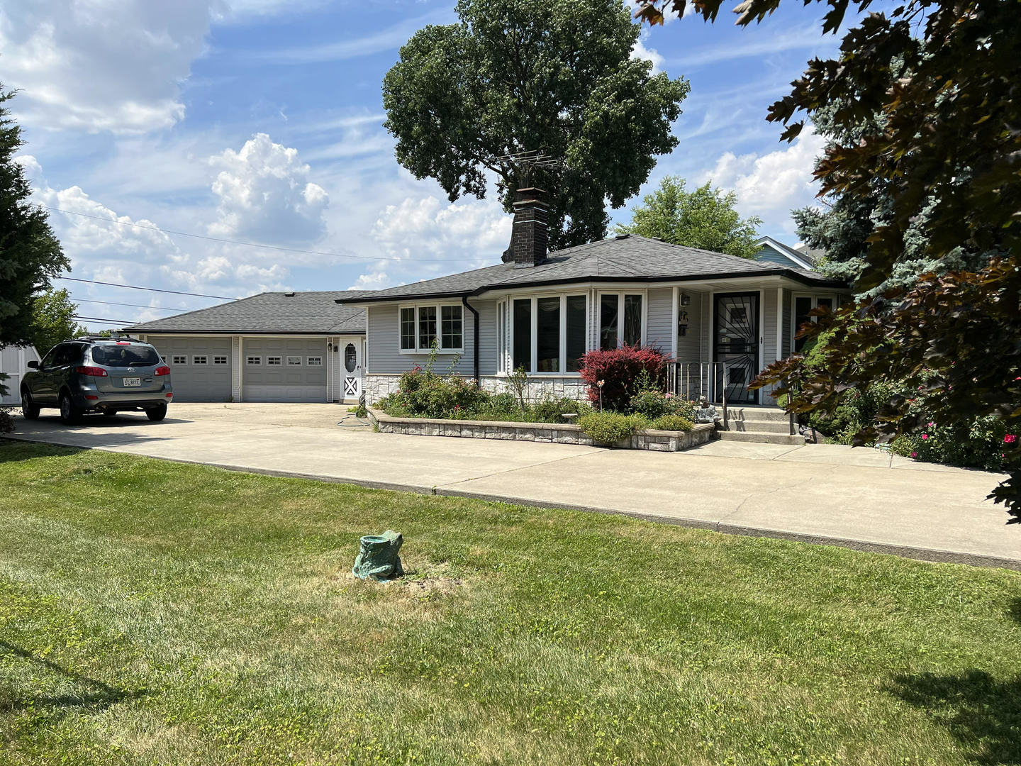 Property Photo: 8616 Meade Avenue IL 60459