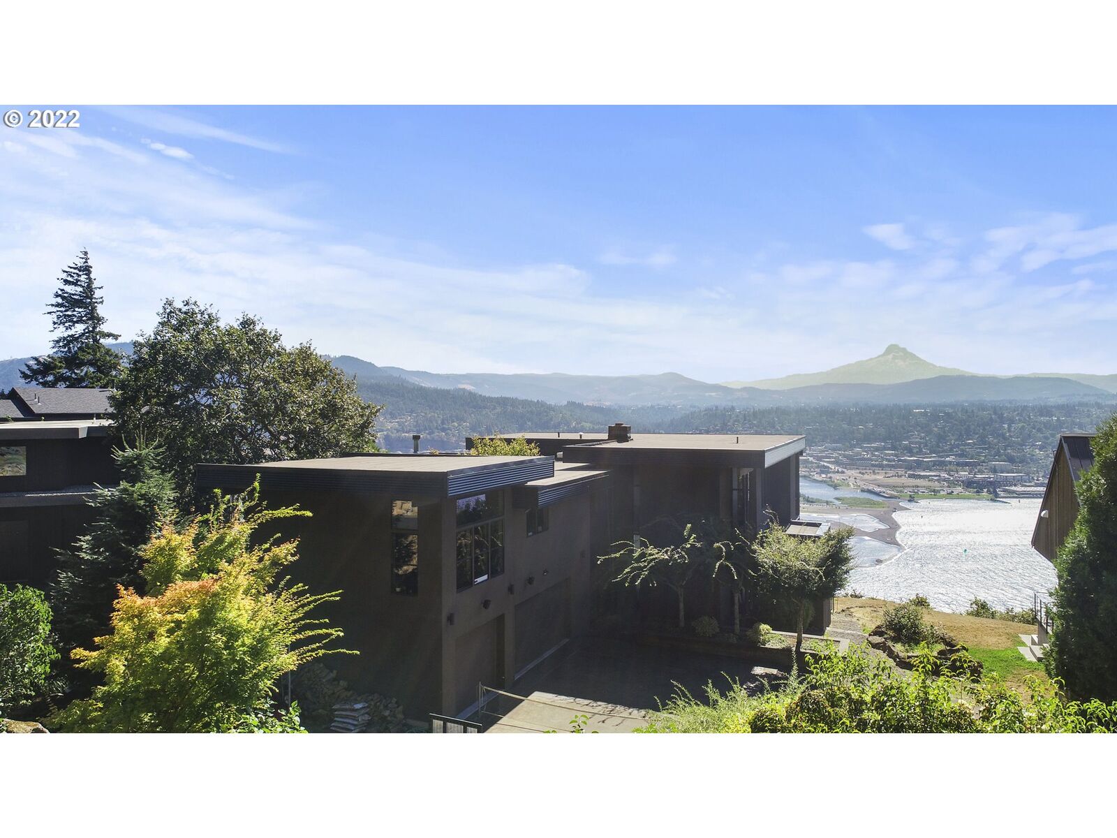 Property Photo:  201 SW Dogwood Ln  WA 98672 