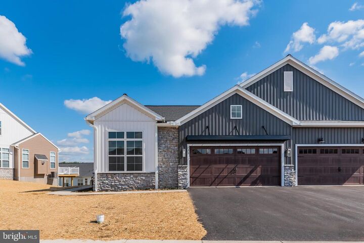 739 Aurora Drive 423  Mechanicsburg PA 17055 photo