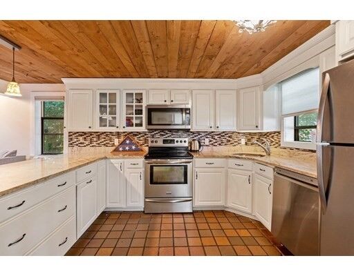 Property Photo:  19 Greenwood Village St 19  MA 02356 