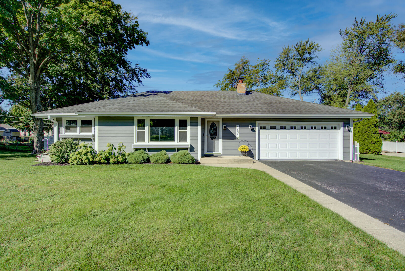 Property Photo:  1S310 Myrtle Avenue  IL 60181 