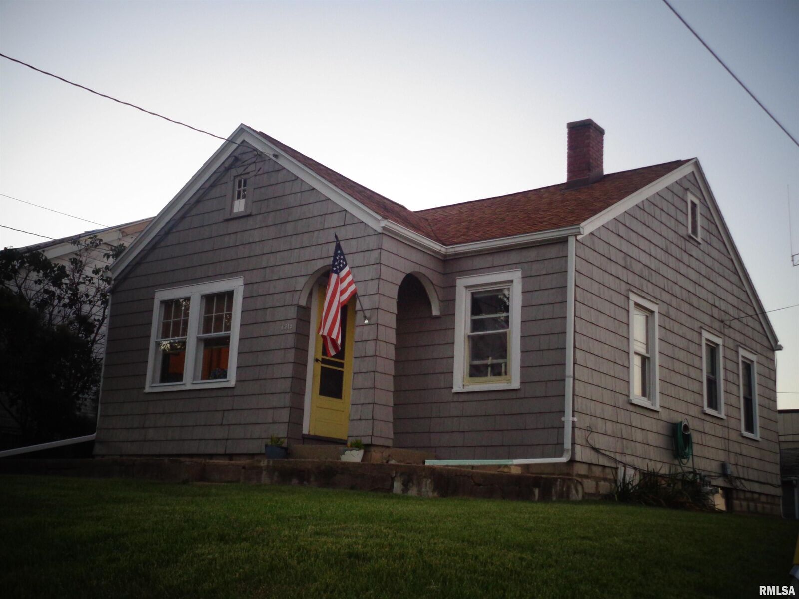 Property Photo: 1319 E Lake IL 61616