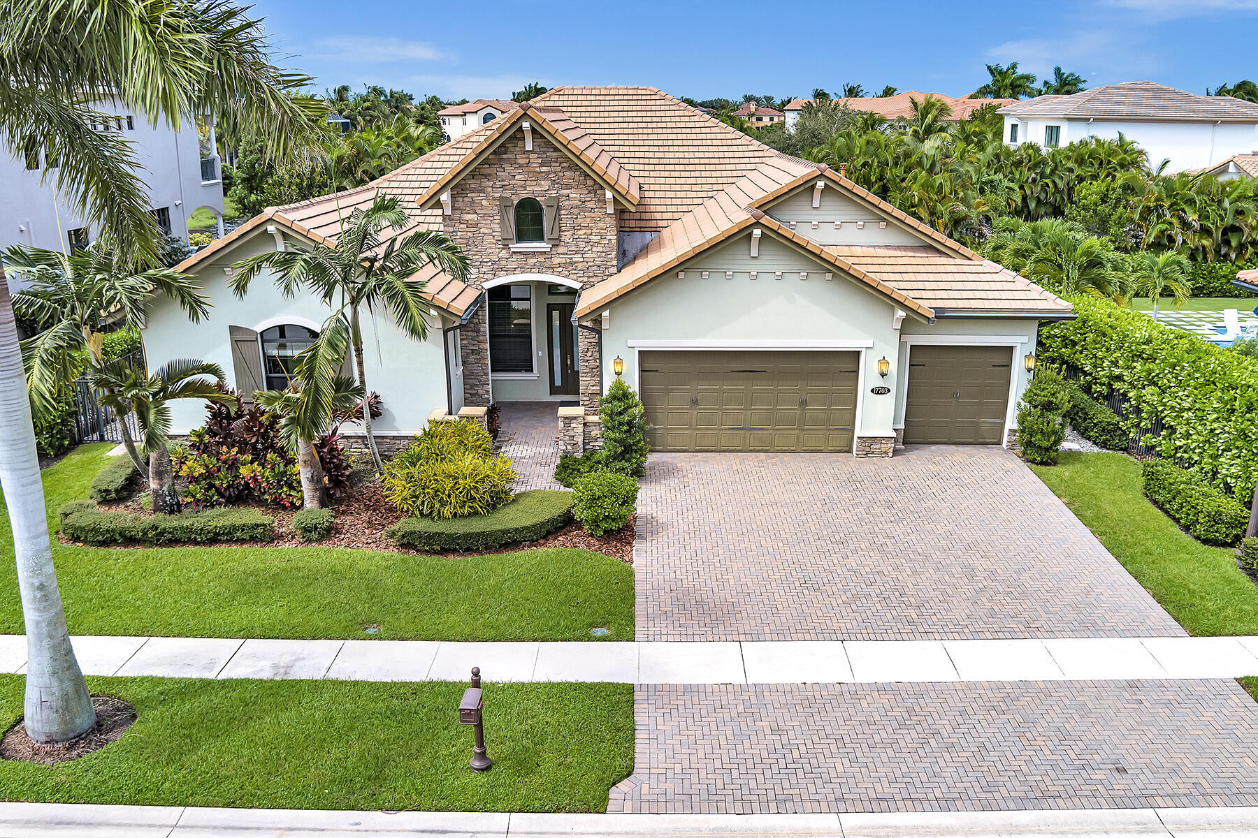 Property Photo: 17703 Cadena Drive FL 33496