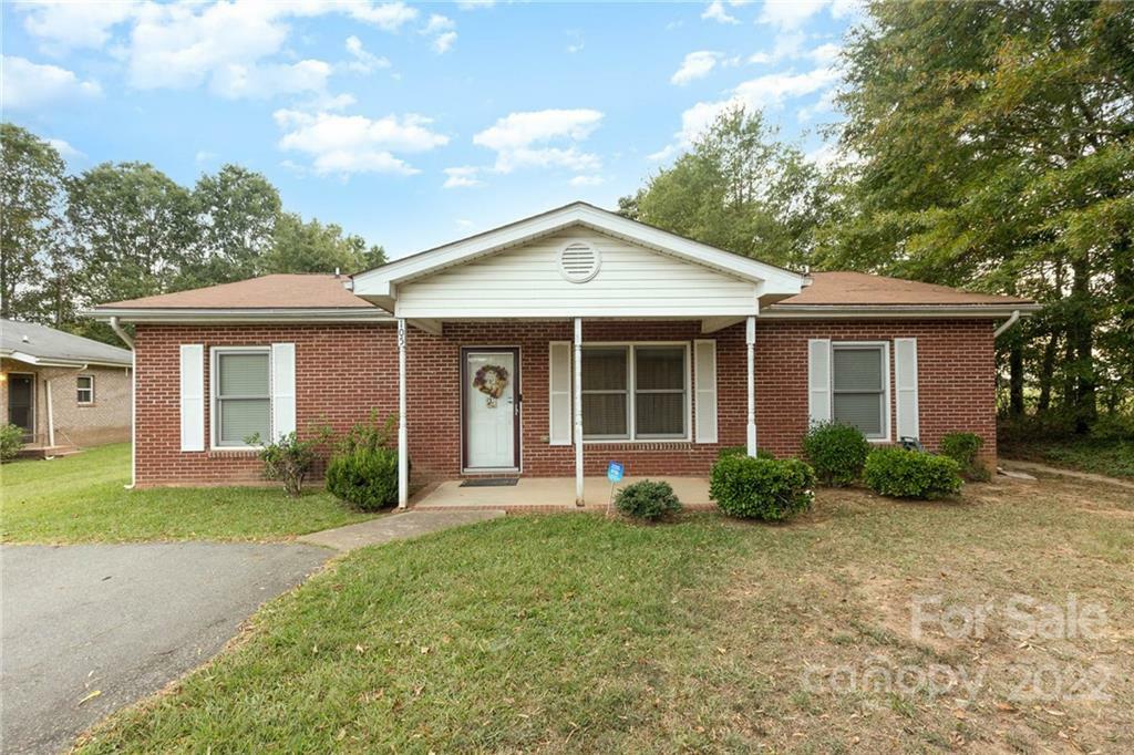 Property Photo:  105 Braswell Street  NC 28103 