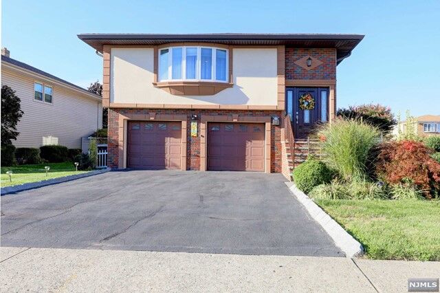 11 Lilac Lane  Wallington NJ 07057 photo