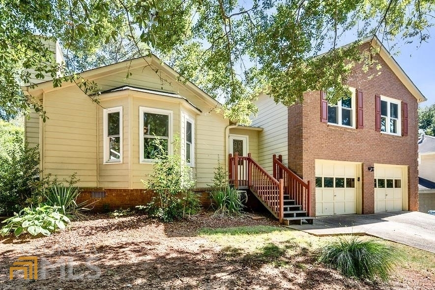 Property Photo: 440 Hunters Cove Court GA 30044