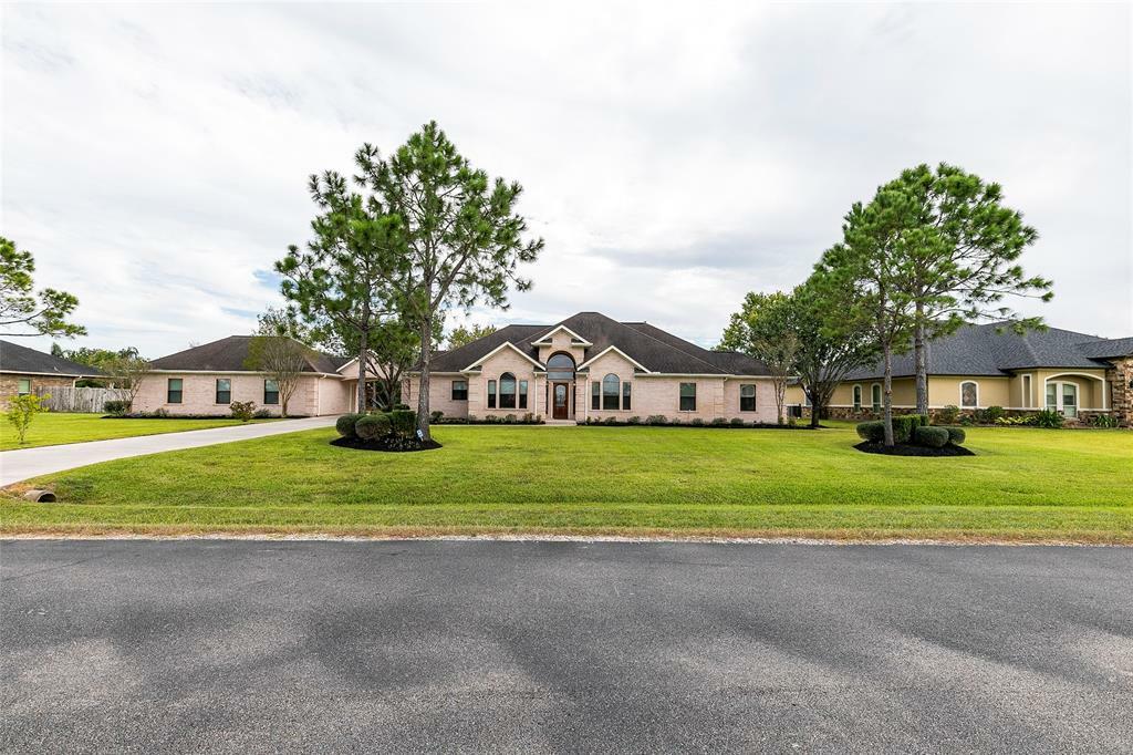 Property Photo:  327 Lago Circle Drive  TX 77517 