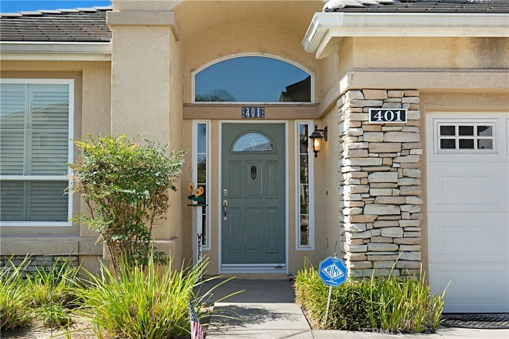 Property Photo:  401 Rodarte Place  CA 92870 
