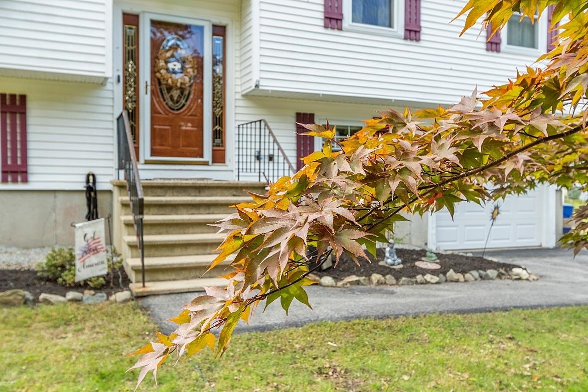Property Photo: 21 Jakes Lane NH 03054