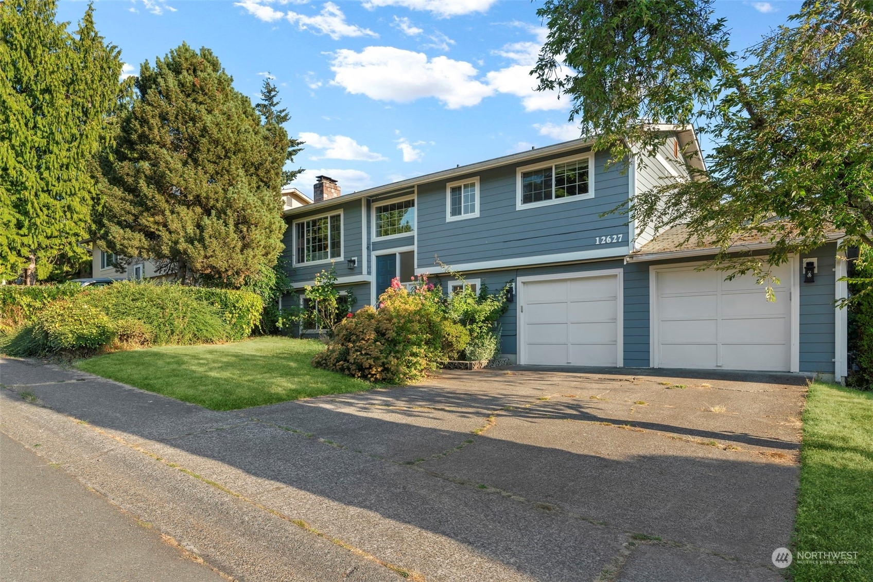 Property Photo:  12627 NE 154th Street  WA 98072 