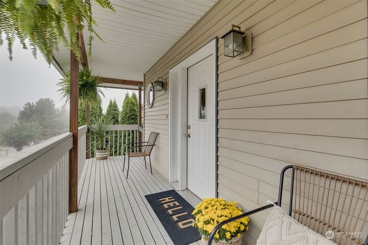 Property Photo:  803 55th Place SW  WA 98203 