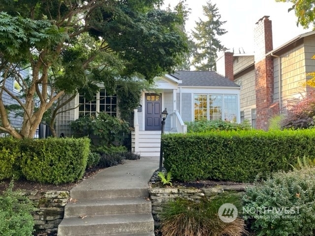 Property Photo:  2057 McGilvra Boulevard E  WA 98112 