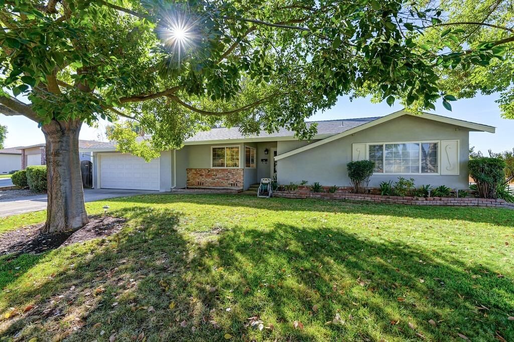 Property Photo: 7400 Kingsmen Avenue CA 95621
