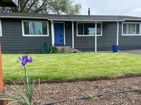 Property Photo:  255 SW 3rd Street  OR 97754 